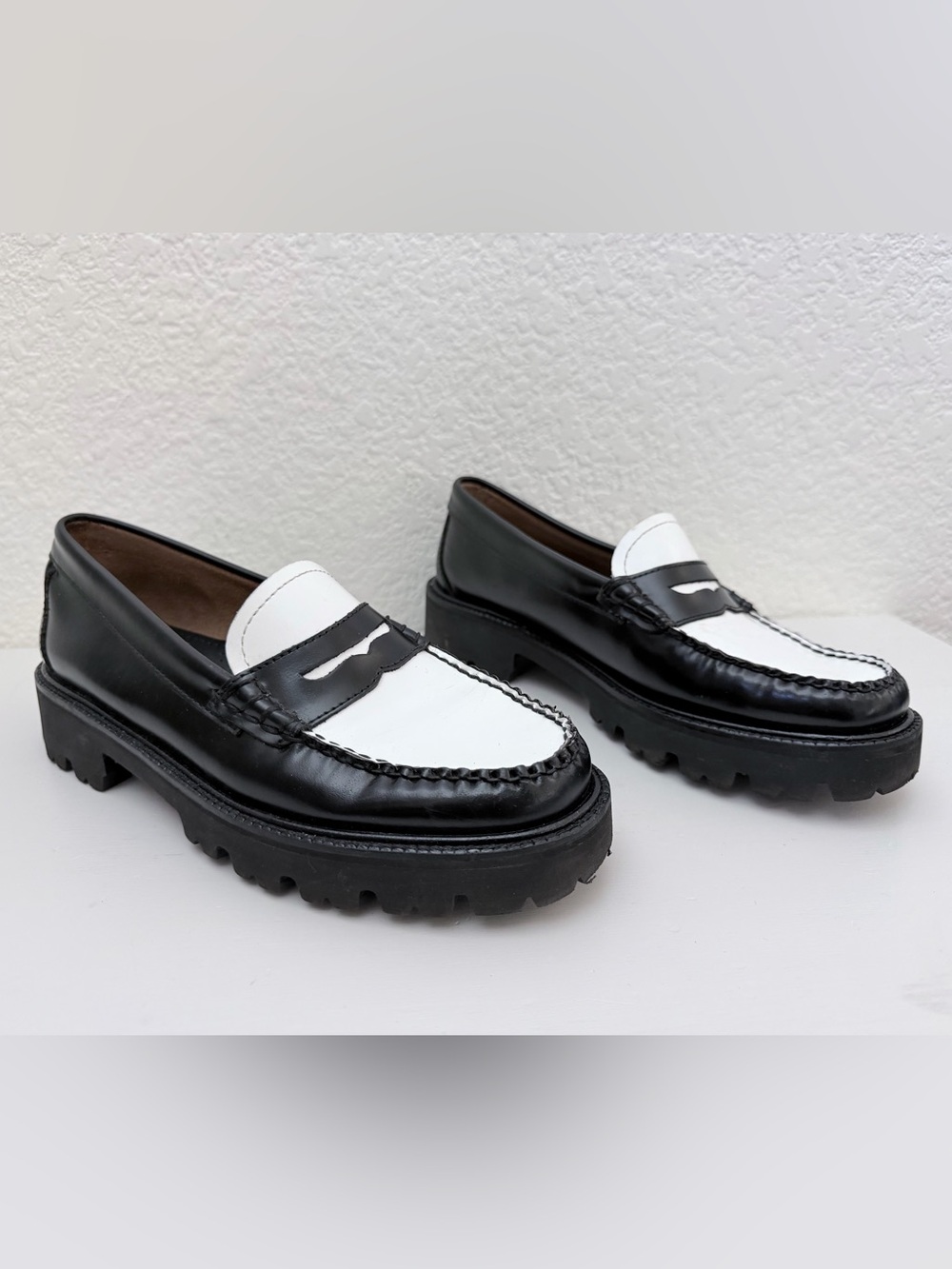 G.H. Bass Women's Whitney Super Lug Weejuns Black & White Penny Loafers Size 8.5 - Picture 9 of 13